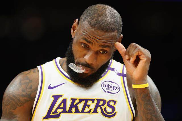 爱游戏（ayx）| 爱游戏体育官方网站 - AYX SPORTS-三分19连铁 上双纪录险不保！詹姆斯别再保出勤了？